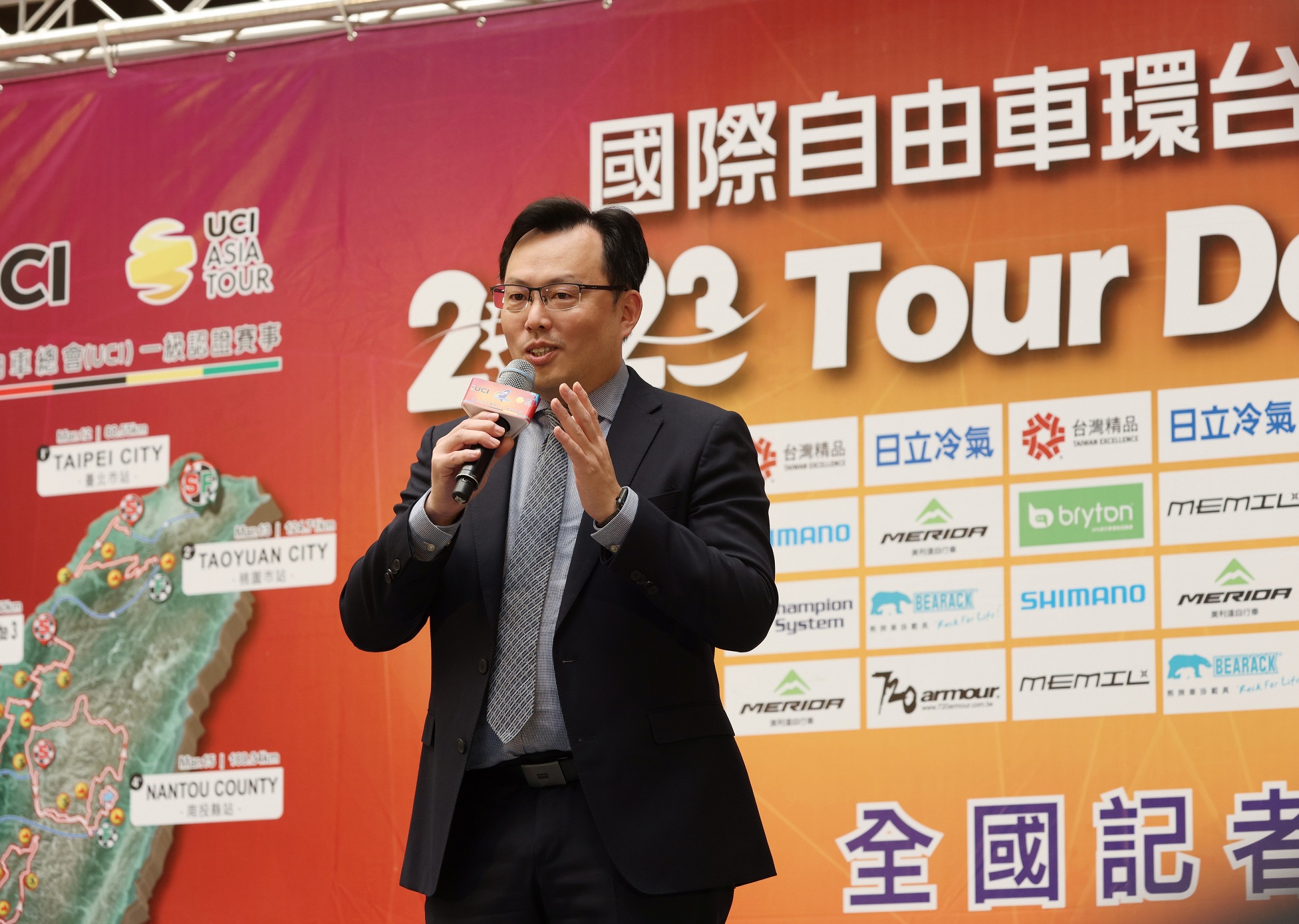 (圖)Sports Administration Director-General Cheng Shih-chung attended the pre-event national press conference of the 2023 Tour de Taiwan and wished the event very success.